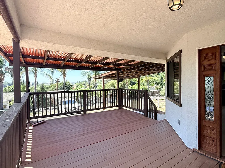 1541 Calavo Rd — Photo 3