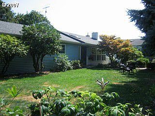 Front Garden/Entry