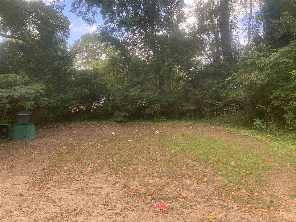 1st image of 107 Royal Aly