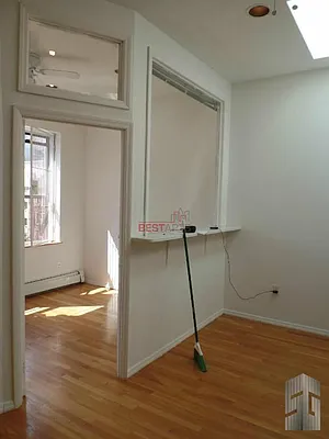 Rented by Skyline Group Real Estate | media 19