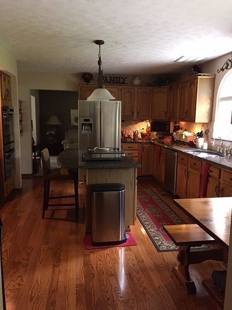 Updated Kitchen w/ Stainless Appliances