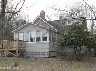 125 Prospect St, Waymart, PA 18472