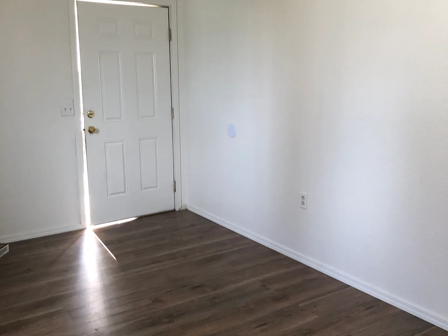 613 S Alder St — Photo 2