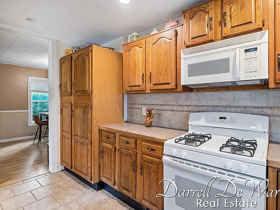 4th image of 854 W Washington St