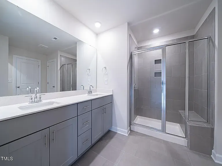 917 Grand Mesa Dr — Photo 5