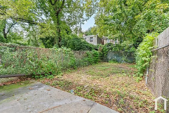 35 E Collom St — Photo 11