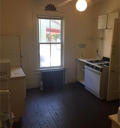3rd image of 40 N Chestnut St #22