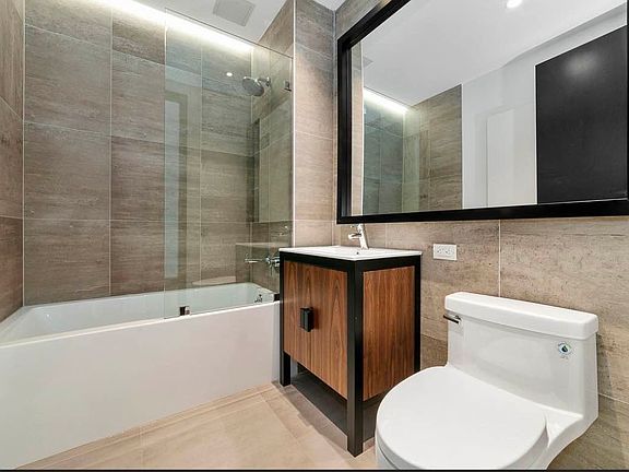 3rd image of 1134 Fulton St APT 6K