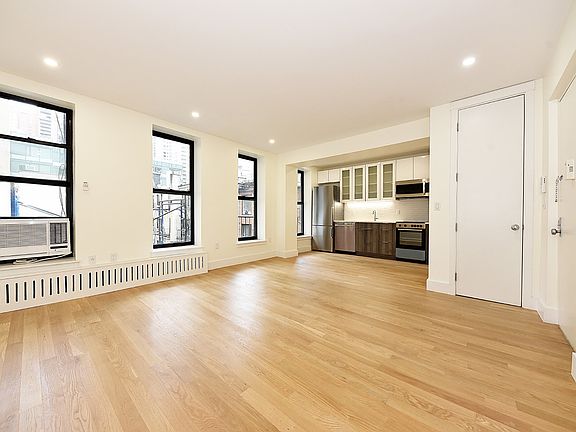 3rd image of 245 E 55th St #4R