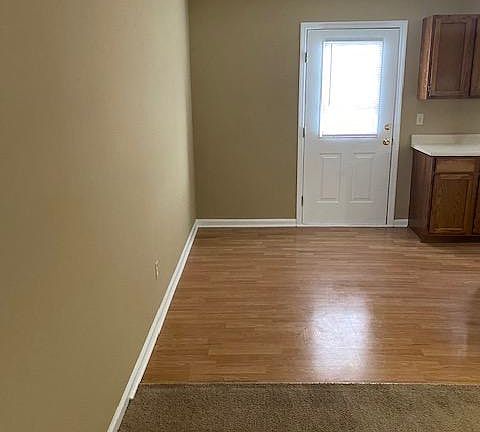 5th image of 306 McDougal Ave #3