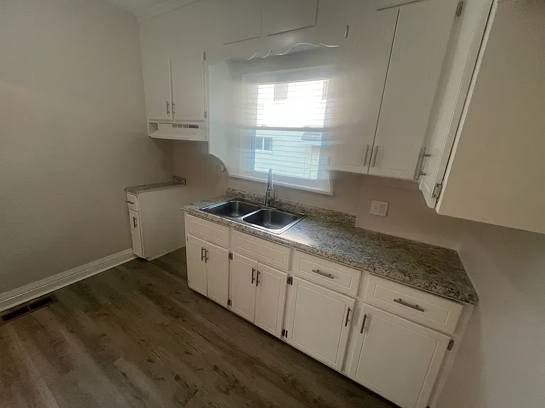 893 Battles Ave — Photo 3
