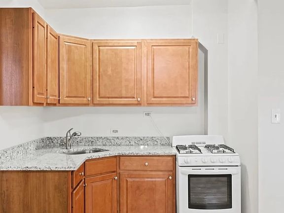 2nd image of 1637 Orrington Ave #203