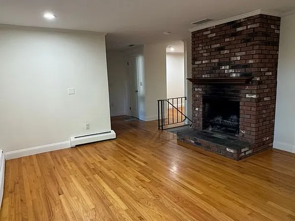 9 Arnold Way, South Windsor, CT 06074