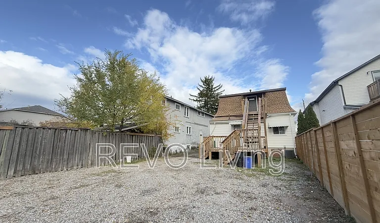 137 Oakdale Ave #2 — Photo 7