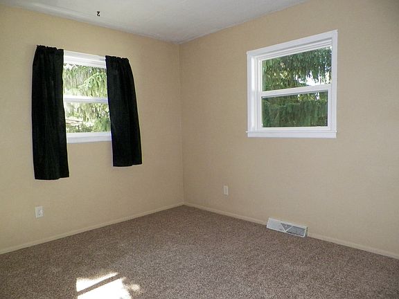 3rd image of 128 Sunset Ave