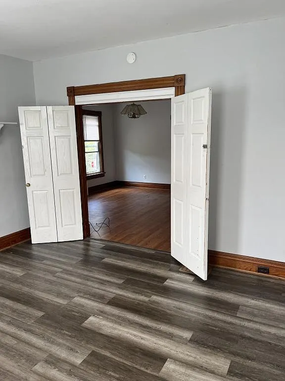 328 Locust Ave — Photo 2