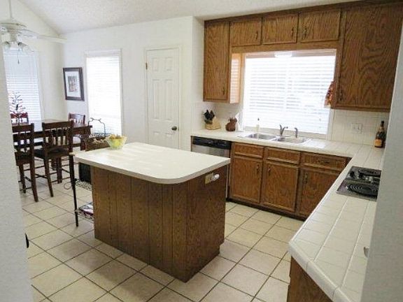 4th image of 204 Woodridge Dr