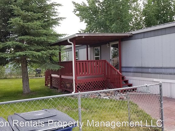 3rd image of 2323 Garnet Ave