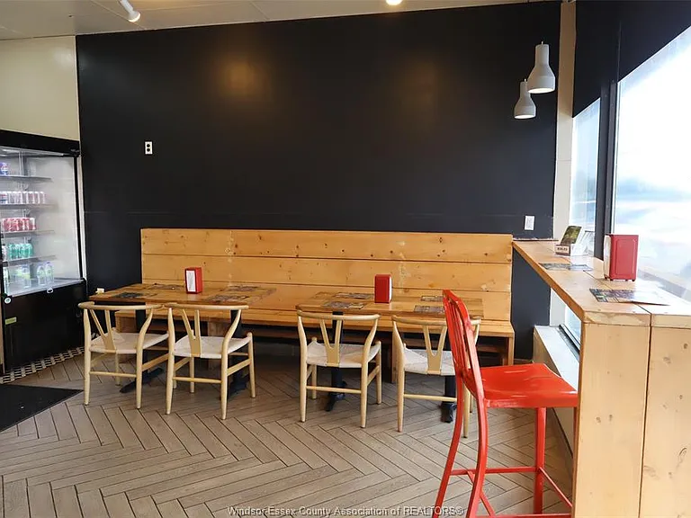 421 Sandwich St S #2 — Photo 6