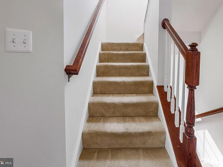 4 Cornerstone Dr — Photo 29
