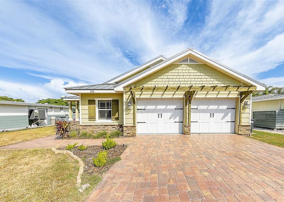 1st image of 210 176th Terrace Dr E