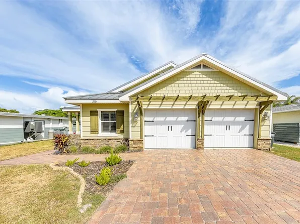210 176th Terrace Dr E, Redington Shores, FL 33708
