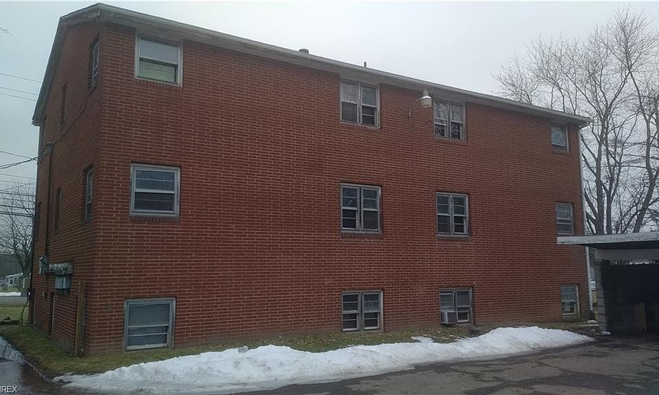 2nd image of 11125 Main St