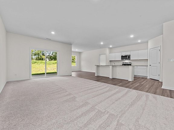 3rd image of 221 Antietam Pl