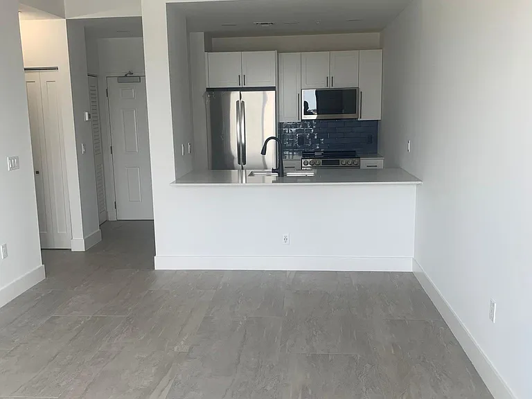511 Lucerne Ave #611 — Photo 9