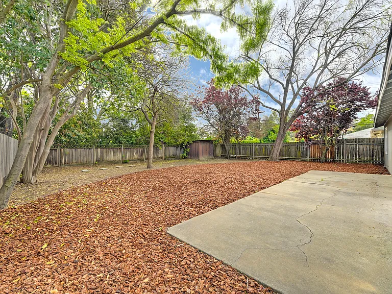 532 Oeste Dr — Photo 11
