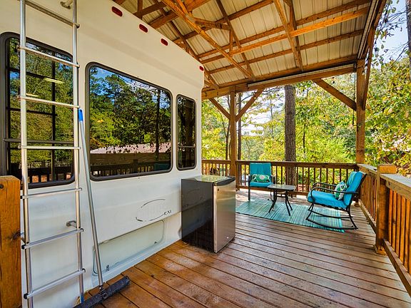 5th image of 112 3rd St