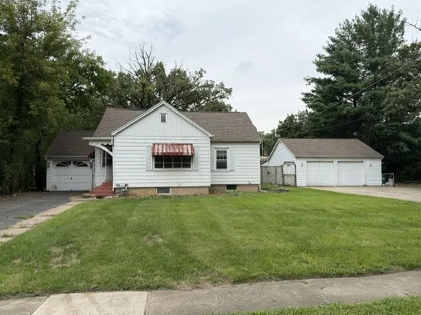 3904 Grove Ave, McHenry, IL 60050