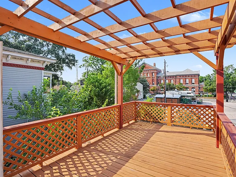 121 W Duffy St — Photo 31