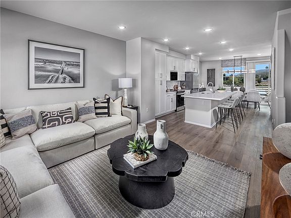 5th image of 606 Lotus Dr