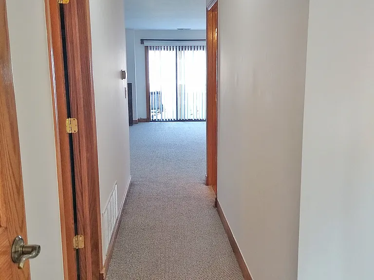 220 Oak Knoll Ct #B2 — Photo 11