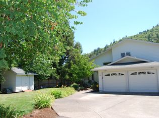 700 N Riverside Ave, Gold Hill, OR 97525