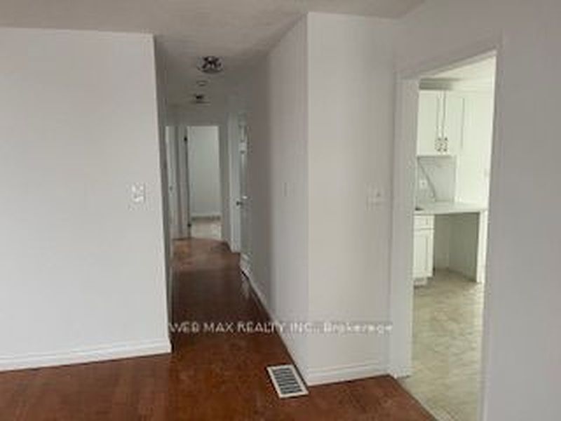 Peterborough House for rent - 5 Bedrooms — photo 12
