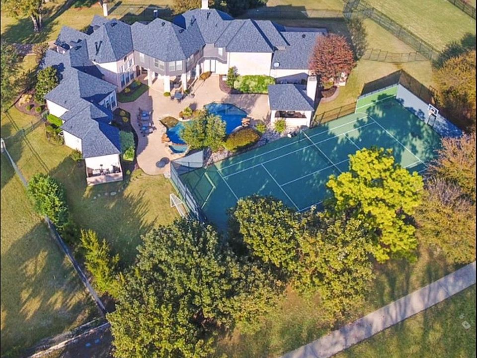 1st image of 1618 Fair Oaks Dr