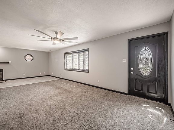 2nd image of 1726 Ravenswood Dr