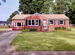 127 John Rolfe Dr, Newport News, VA 23602