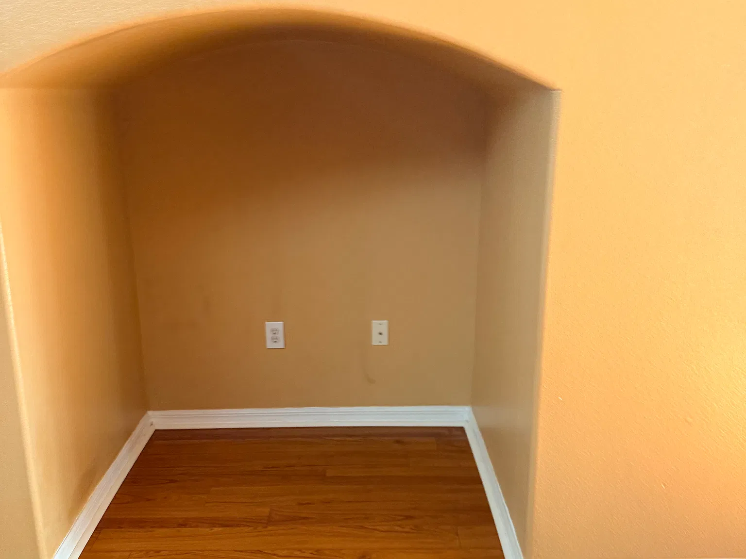 2 bed, 2.5 bath, 1600 sqft, $1,900 — Photo 3