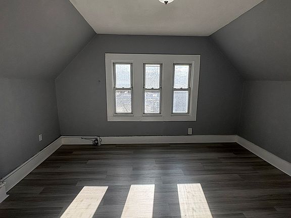 5th image of 91 Henry St #3