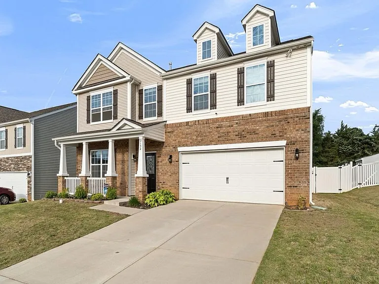 2132 Highland Knoll Dr — Photo 13