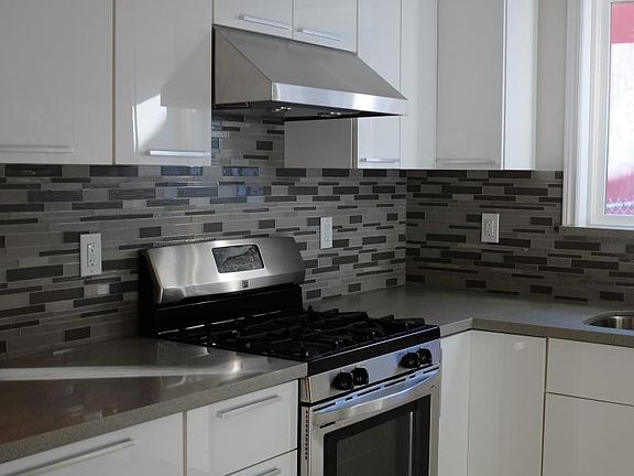 kitchen hood and range