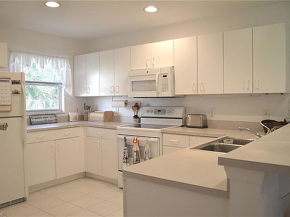 2nd image of 3911 SW 11th Ave