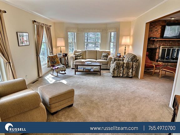 4th image of 3925 Deerpath Pl