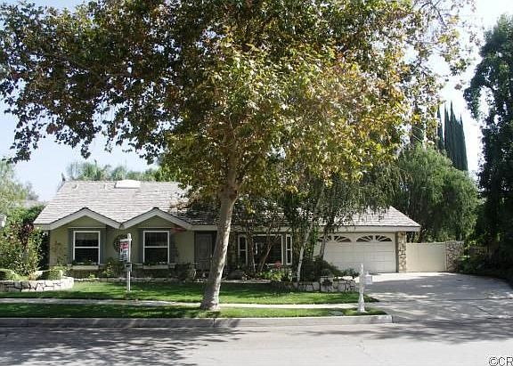 2nd image of 2154 Bonnie Brae Ave
