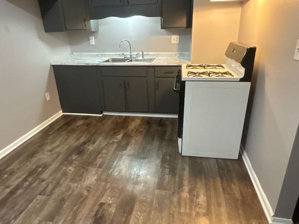 2038 Lilac Ln APT 202