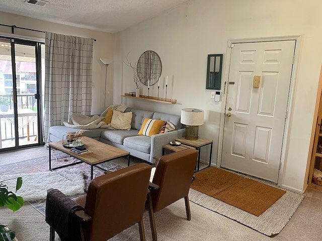 Living room pic 2