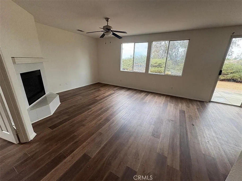 4 bed, 2.5 bath, 3112 sqft, $4,350 — Photo 2